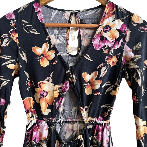 Kendall & Kylie Floral Cut Out Dress - Picture 4 of 9